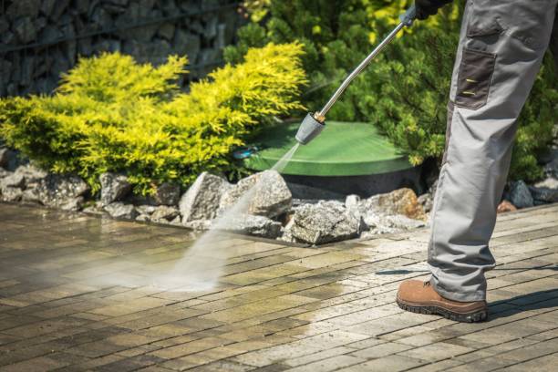 Professional Pressure Washing Services in Newhall, IA